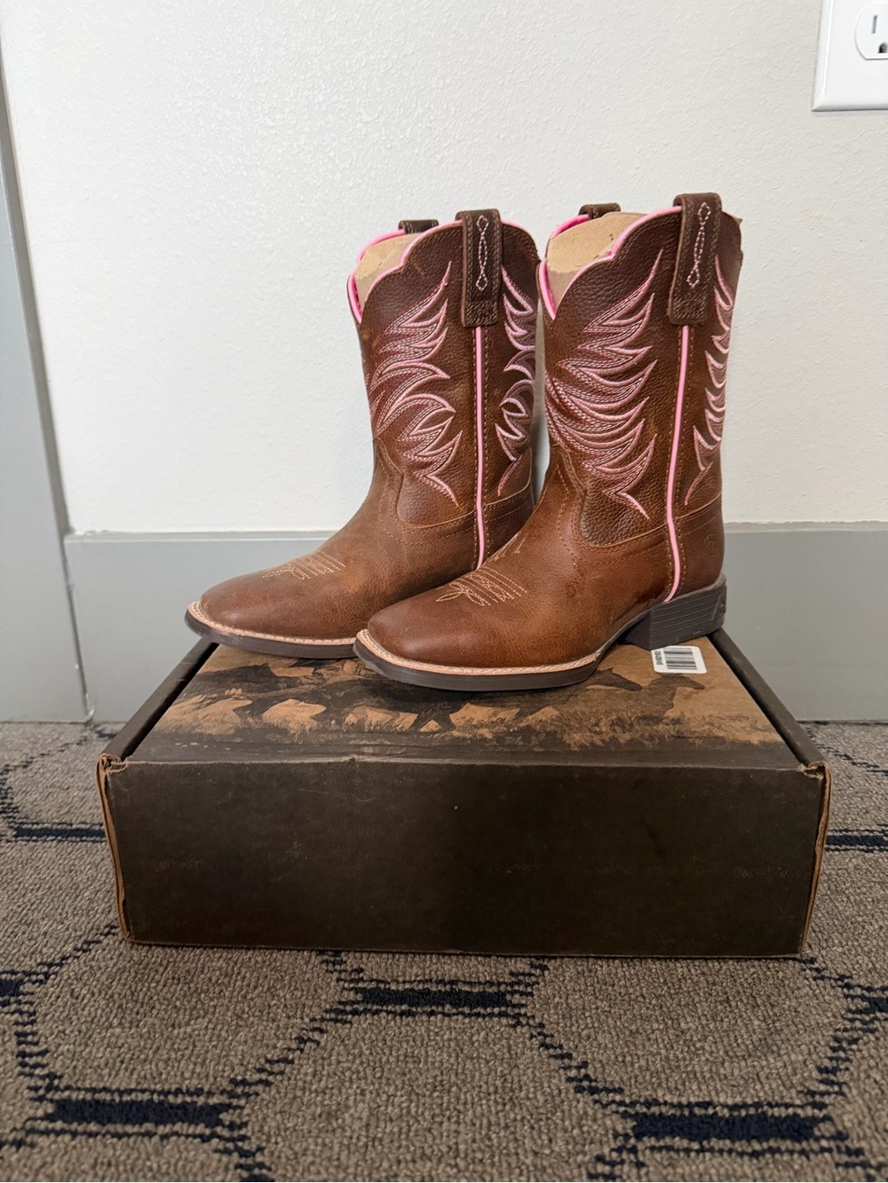 Kids Size 12 Ariat  Brown Leather Western Boots with Pink Stitching